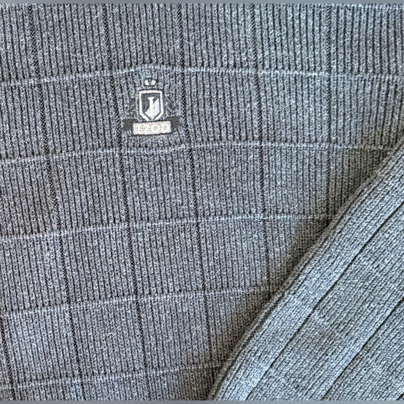 IZOD 100% Cotton Men’s Crewneck Sweater - Picture 3 of 3